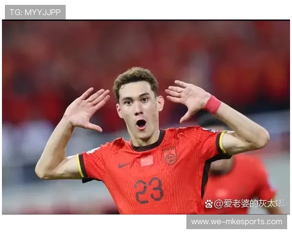 中国足球球星头发黑引发热议展现活力形象让球迷感受全新风采